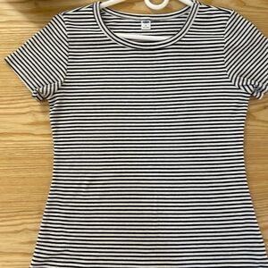 Old Navy Black and White Striped Short Sleeve Tee